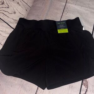 Women’s tek gear medium midrise workout shorts black nwt